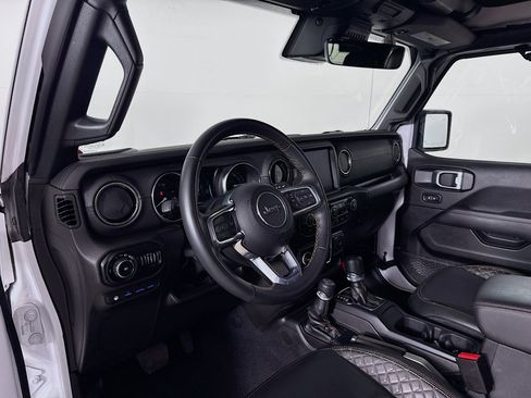 Used 2022 Jeep Wrangler Unlimited Sahara image 8