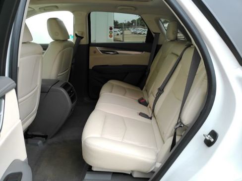 Used 2017 Cadillac XT5 Luxury w/ Driver Awareness Package image 19