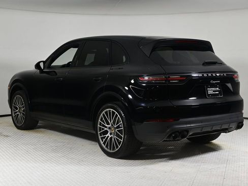 Certified 2023 Porsche Cayenne image 3