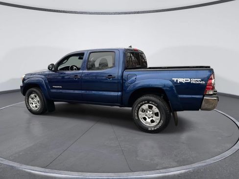Used 2015 Toyota Tacoma 4x4 Double Cab w/ TRD Off-Road Package image 2