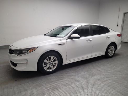Used 2017 Kia Optima LX w/ Convenience Plus Package image 2