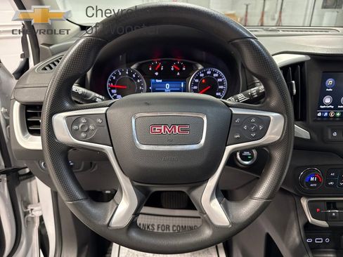 Used 2023 GMC Terrain SLE w/ Driver Convenience Package image 15