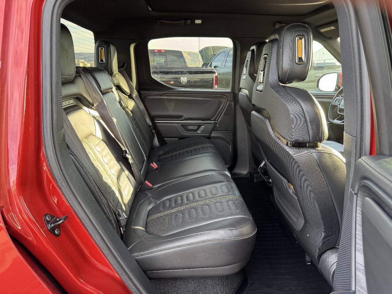 Used 2025 Rivian R1T Adventure Dual AWD/4WD image 5