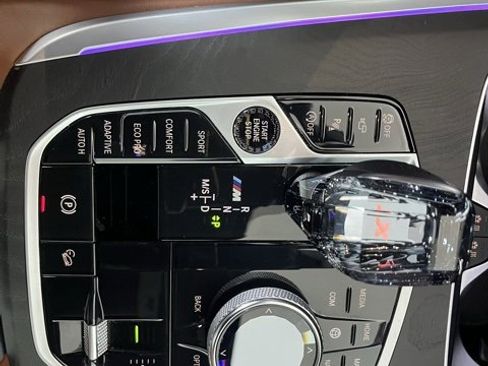 Used 2020 BMW X7 M50i image 18