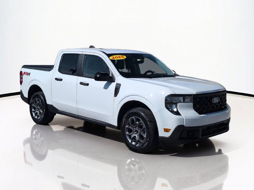 Used 2025 Ford Maverick XLT w/ XLT Luxury Package AWD/4WD image 2