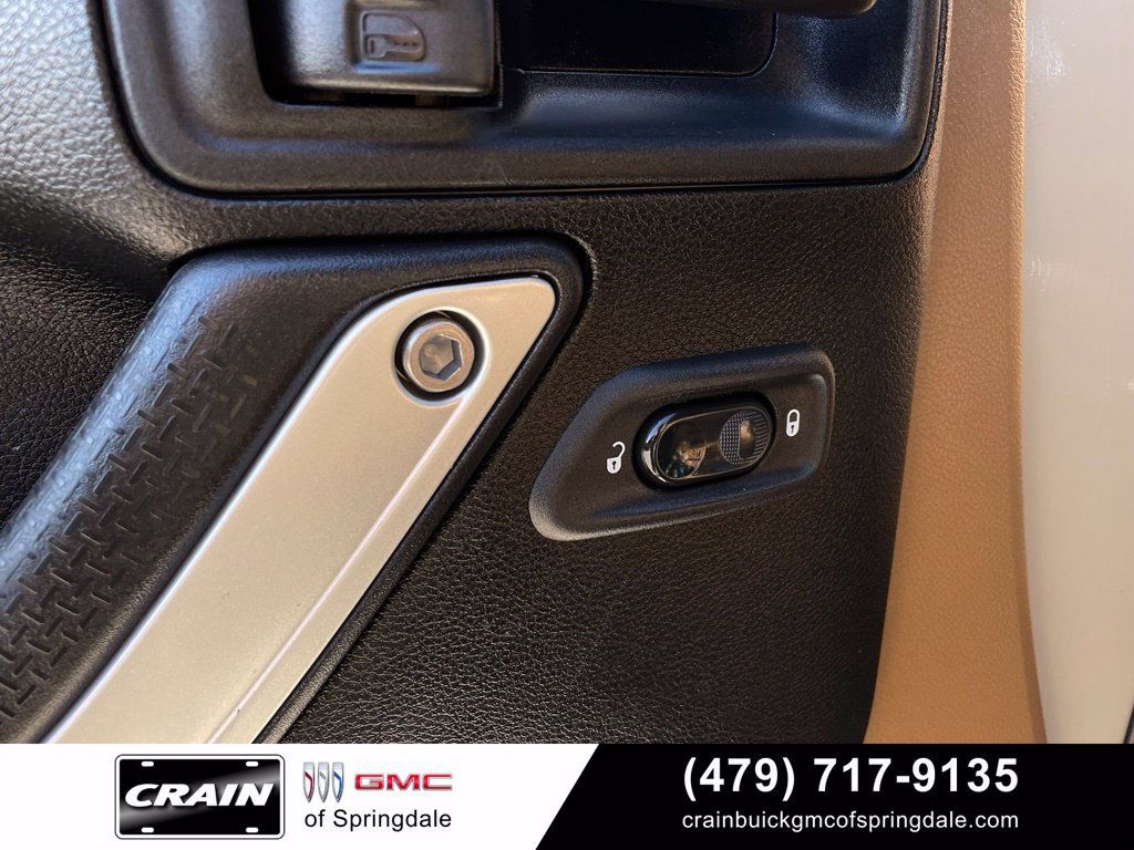 Used 2018 Jeep Wrangler Unlimited Rubicon w/ Cold Weather Group AWD/4WD image 12