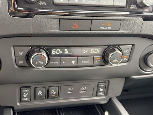 Used 2022 Nissan Frontier SV AWD/4WD image 5