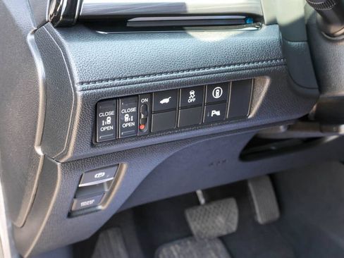 Used 2024 Honda Odyssey Elite image 6