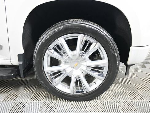 Used 2022 Chevrolet Silverado 1500 High Country w/ High Country Premium Package image 12