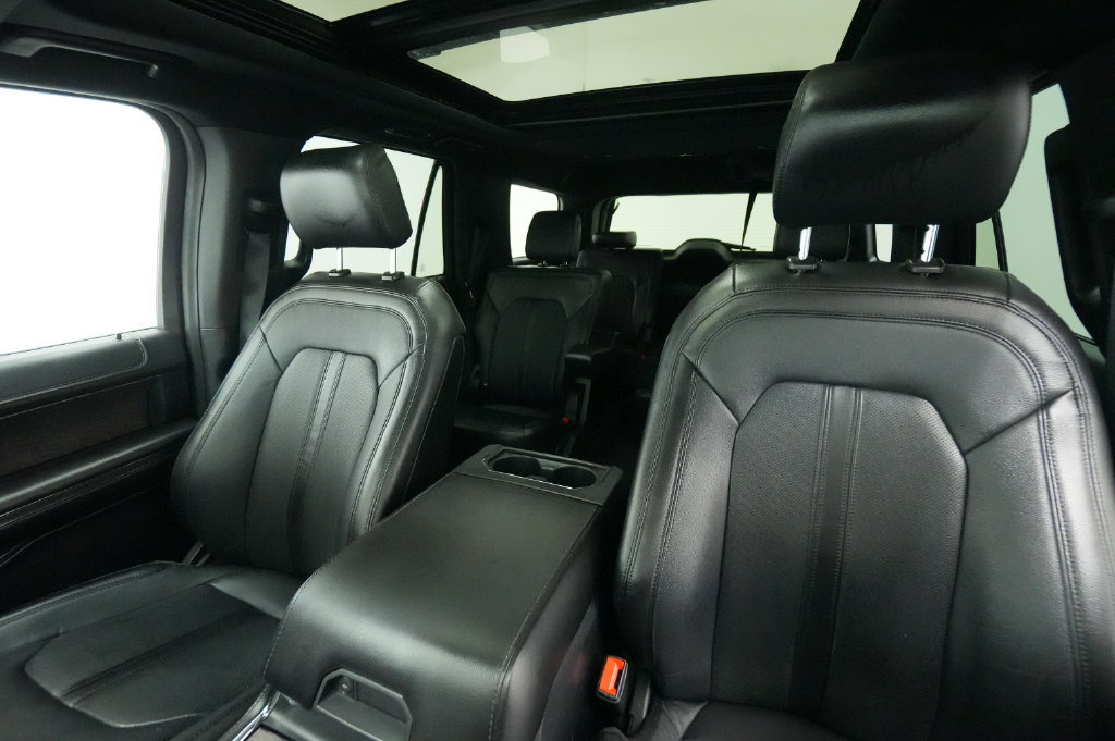 Used 2020 Ford Expedition Limited w/ Equipment Group 302A AWD/4WD image 15