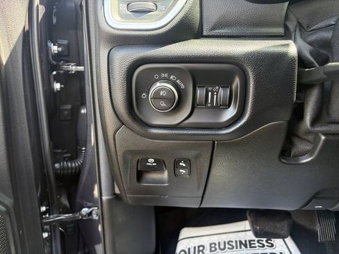 Used 2019 RAM 1500 Big Horn AWD/4WD image 19