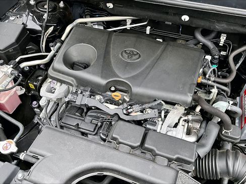 Certified 2020 Toyota RAV4 LE image 29