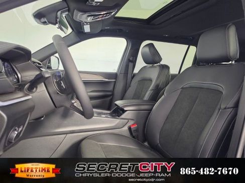 New 2026 Jeep Grand Cherokee L 4WD image 10