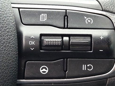 Used 2021 Kia K5 LX image 26