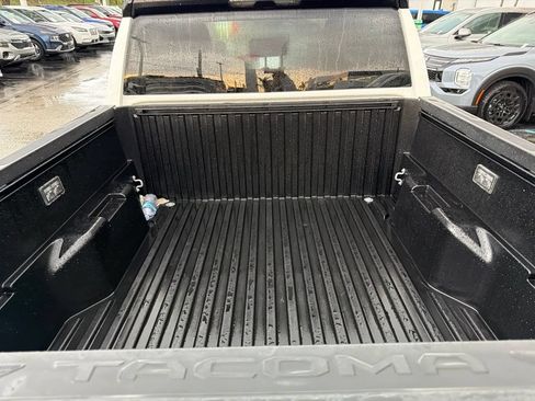 Used 2025 Toyota Tacoma SR5 AWD/4WD image 6
