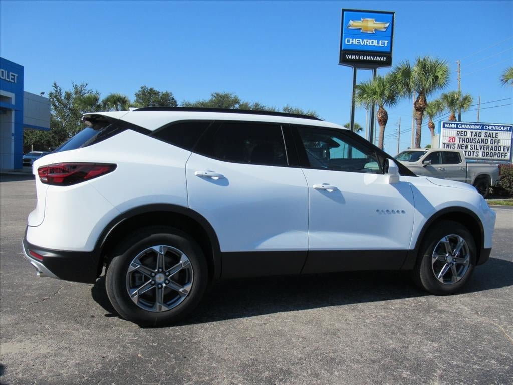 New 2026 Chevrolet Blazer LT w/ Convenience Package FWD image 4