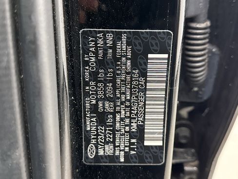 Used 2023 Hyundai Elantra Limited w/ Cargo Package image 11