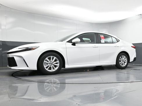 Certified 2025 Toyota Camry LE w/ Convenience Package image 19