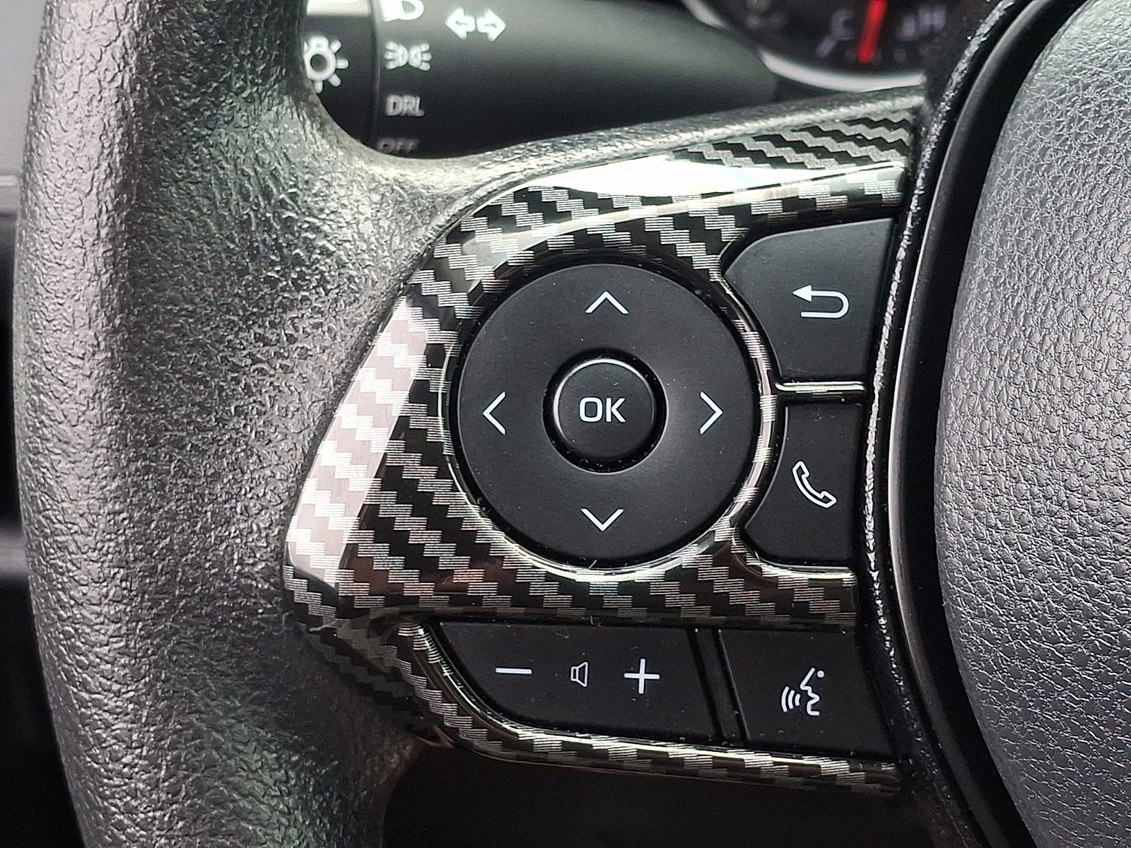 Used 2021 Toyota RAV4 LE AWD/4WD image 25