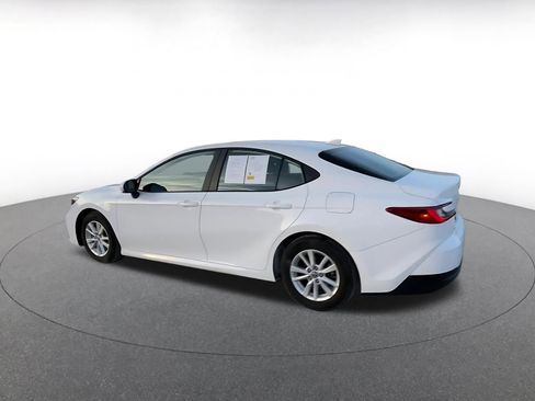 Used 2025 Toyota Camry LE image 10