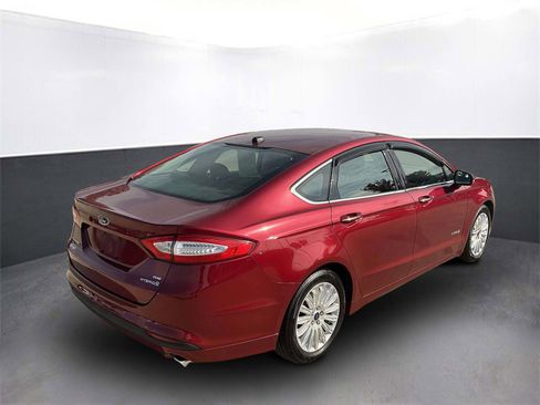 Used 2016 Ford Fusion SE w/ Equipment Group 502A image 6