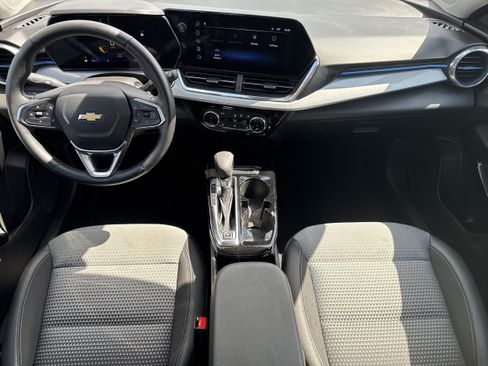 Used 2025 Chevrolet Trax LT w/ Driver Confidence Package FWD image 16