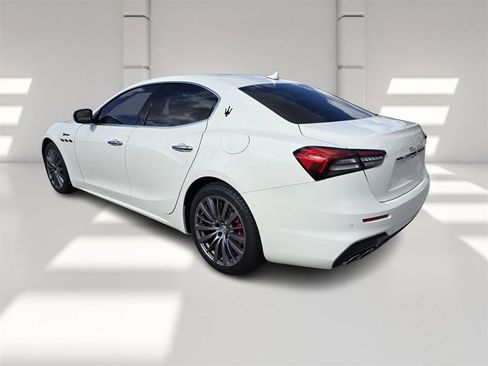 Used 2022 Maserati Ghibli Modena image 4