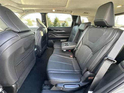 Used 2025 INFINITI QX60 Pure image 18