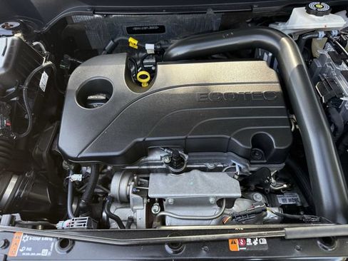 Used 2023 Chevrolet Equinox LT w/ Driver Convenience Package FWD image 32
