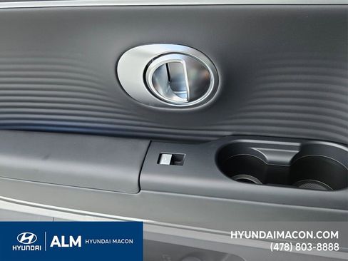 New 2026 Hyundai Ioniq 9 SEL image 12
