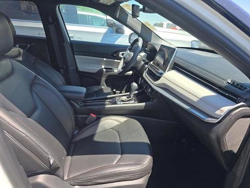 Used 2024 Jeep Compass Limited AWD/4WD image 7