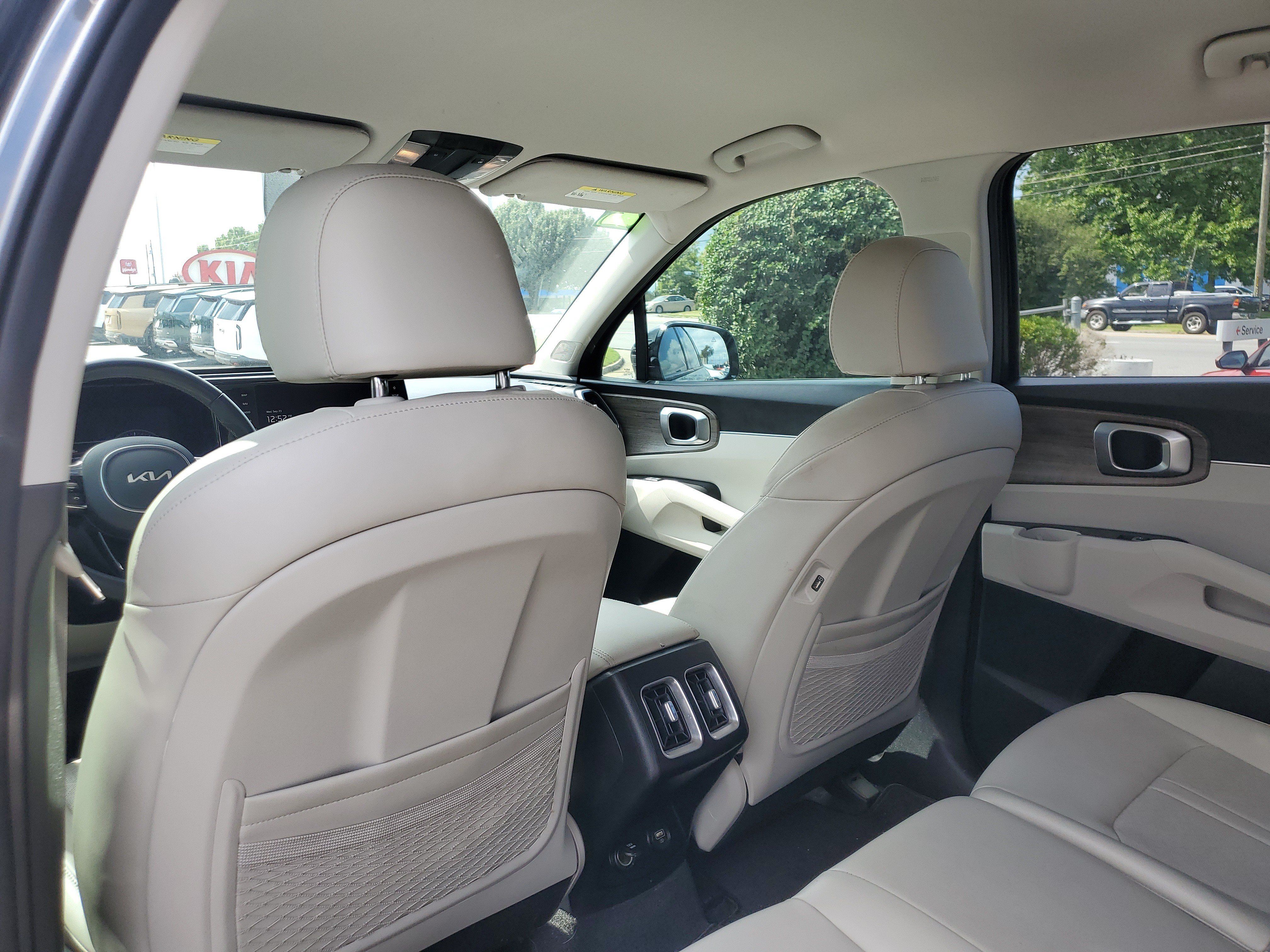 Used 2022 Kia Sorento S AWD/4WD image 11