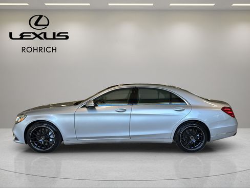 Used 2020 Mercedes-Benz S 560 4MATIC Sedan image 9