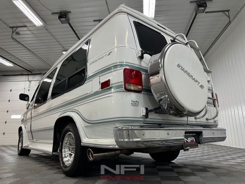 Used 1992 Chevrolet G20 RWD image 21
