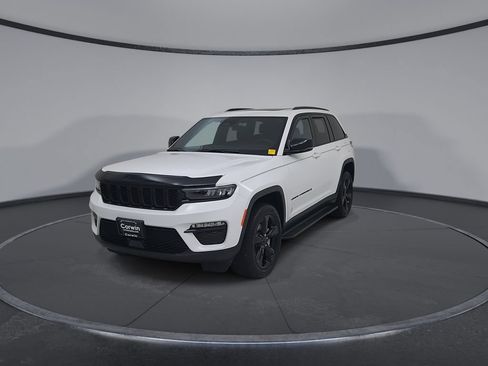 Certified 2025 Jeep Grand Cherokee Limited w/ Black Appearance Package AWD/4WD image 5
