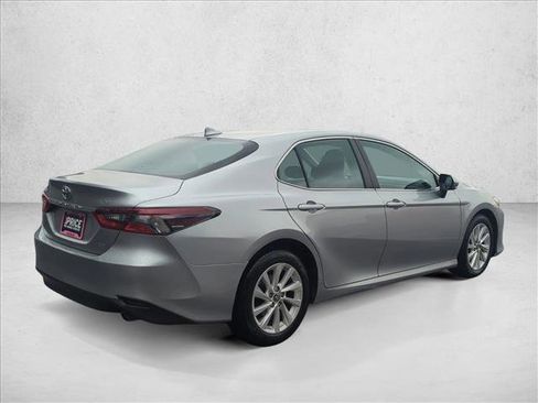 Used 2024 Toyota Camry LE image 5