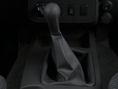 Used 2013 Nissan Xterra S image 8