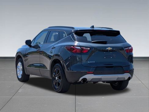 Used 2019 Chevrolet Blazer LT FWD image 3