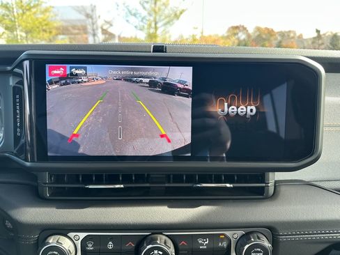 Certified 2024 Jeep Wrangler Sahara w/ Technology Group image 14