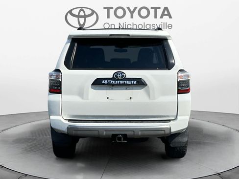 Used 2019 Toyota 4Runner TRD Off-Road Premium AWD/4WD image 4