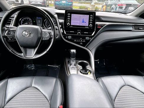 Used 2022 Toyota Camry SE w/ Convenience Package FWD image 15