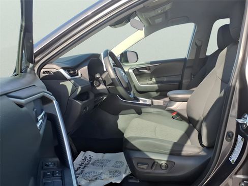 Used 2024 Toyota RAV4 XLE image 18