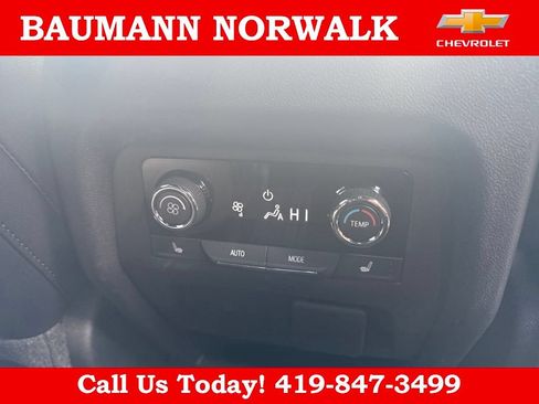 Used 2026 Chevrolet Traverse RS w/ LPO, Floor Liner Package FWD image 33