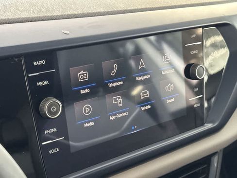 Certified 2023 Volkswagen Taos SE FWD image 18