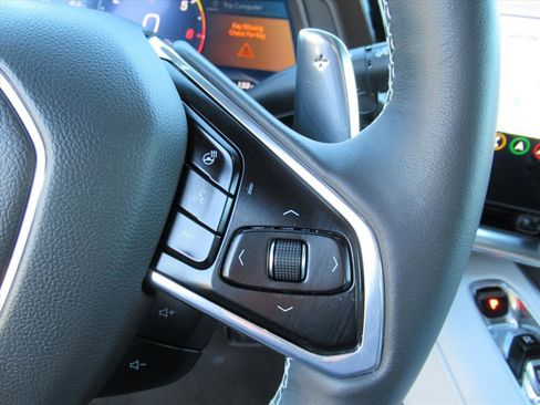 Used 2021 Chevrolet Corvette w/ 2LT image 17