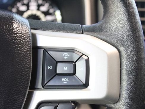Used 2020 Ford F150 Lariat w/ Equipment Group 502A Luxury AWD/4WD image 19