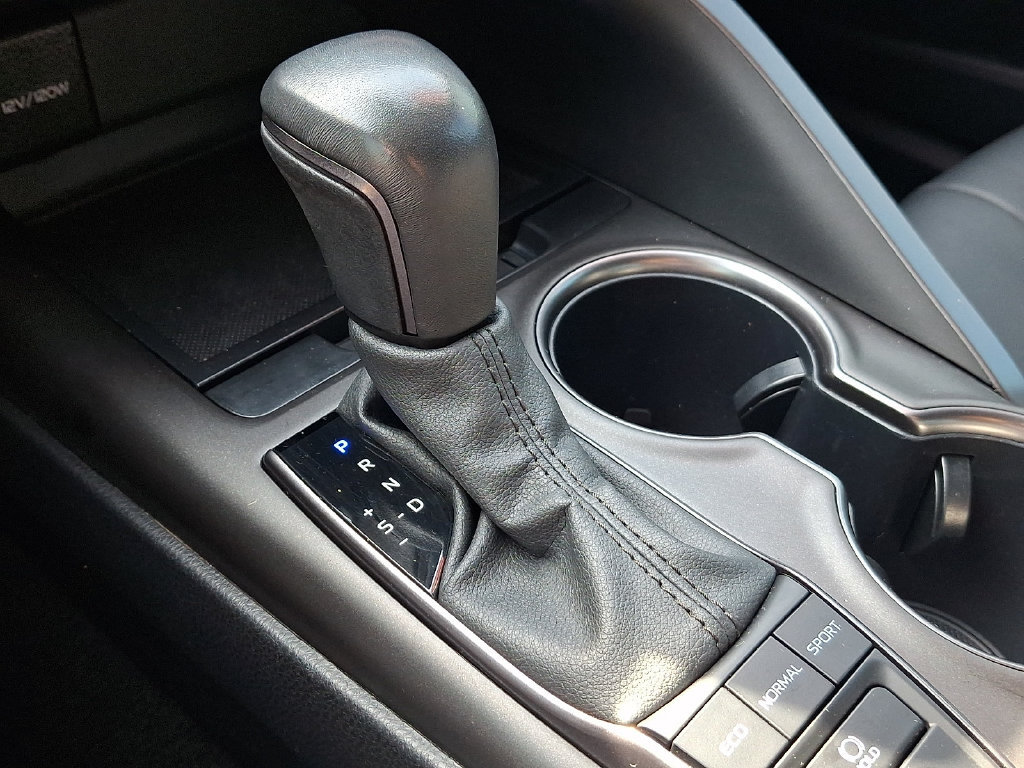 Used 2024 Toyota Camry SE AWD/4WD image 14