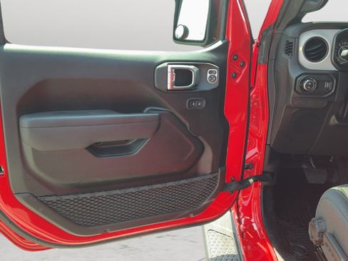 Used 2025 Jeep Gladiator Sport AWD/4WD image 19