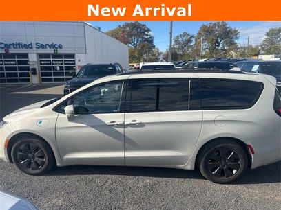 Used 2019 Chrysler Pacifica Limited w/ Advanced Safetytec Group