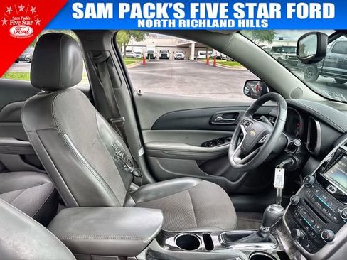 Used 2015 Chevrolet Malibu LT FWD image 18